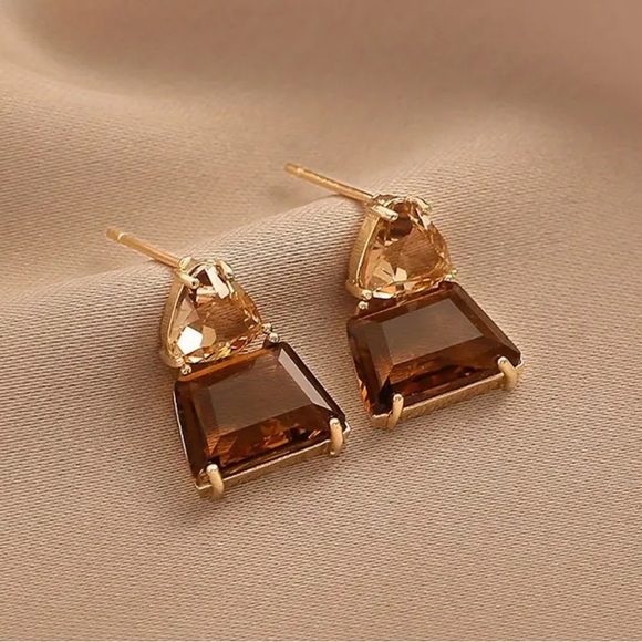 NEW Brown Amber Sapphire Geometric Gold 18k Stud Earrings - Picture 2 of 8